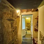 Sotto Il Castello