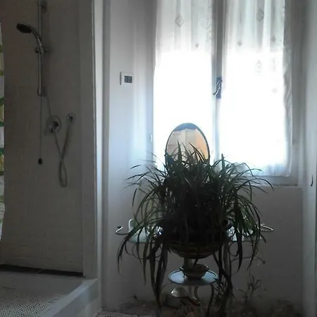 Sotto Il Castello Bed & Breakfast Trebiano