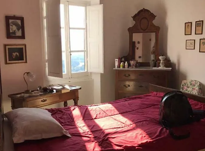 Bed and Breakfast Sotto Il Castello Trebiano